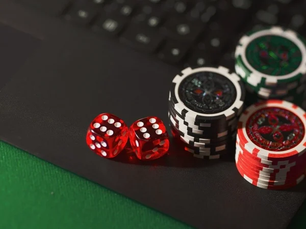 Beyond Texas Hold’em: A Global Tour of Poker Variants and Their Hidden Strategies
